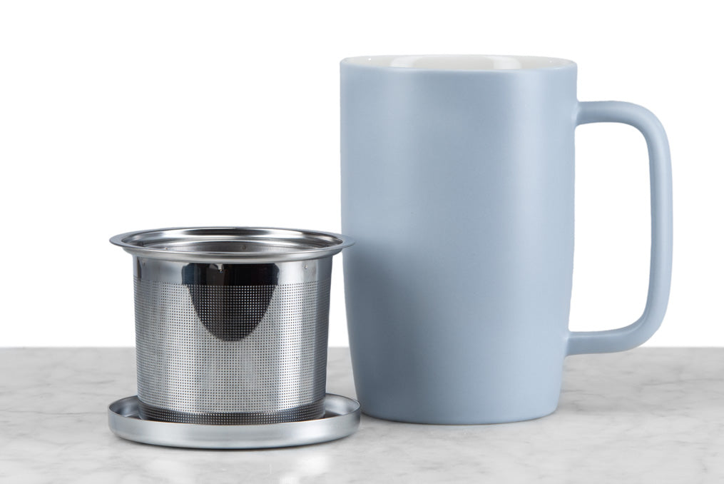 lavender dew brew in mug with infuser resting on lid